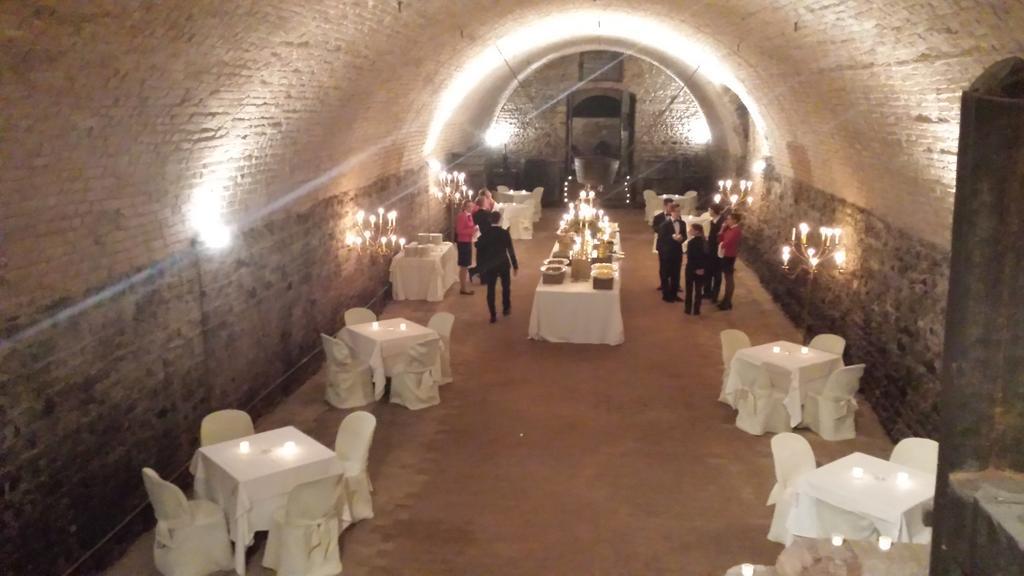 Hotel Torre Di San Martino Гаццола-ди-Ривальта Экстерьер фото