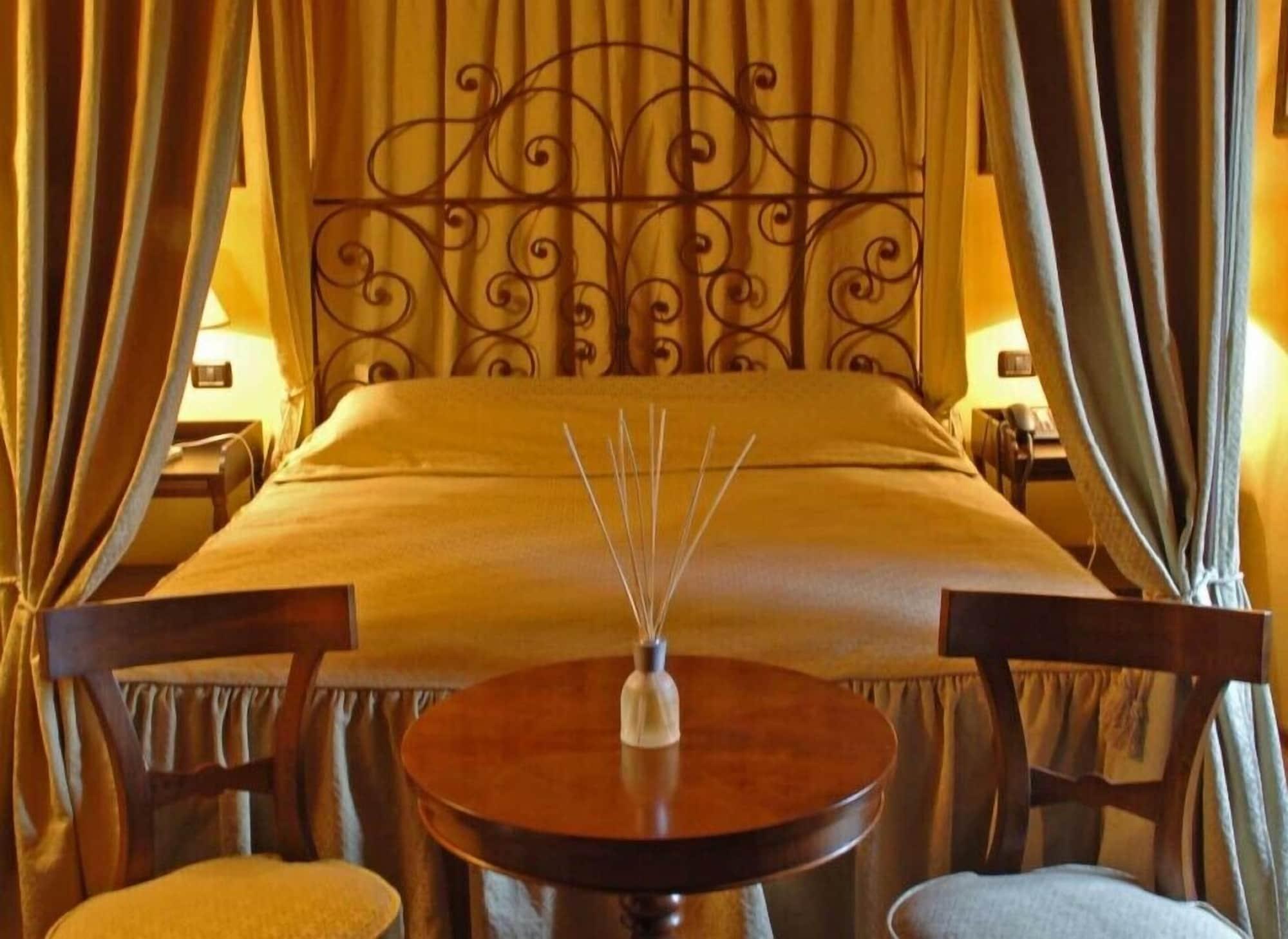 Hotel Torre Di San Martino Гаццола-ди-Ривальта Экстерьер фото