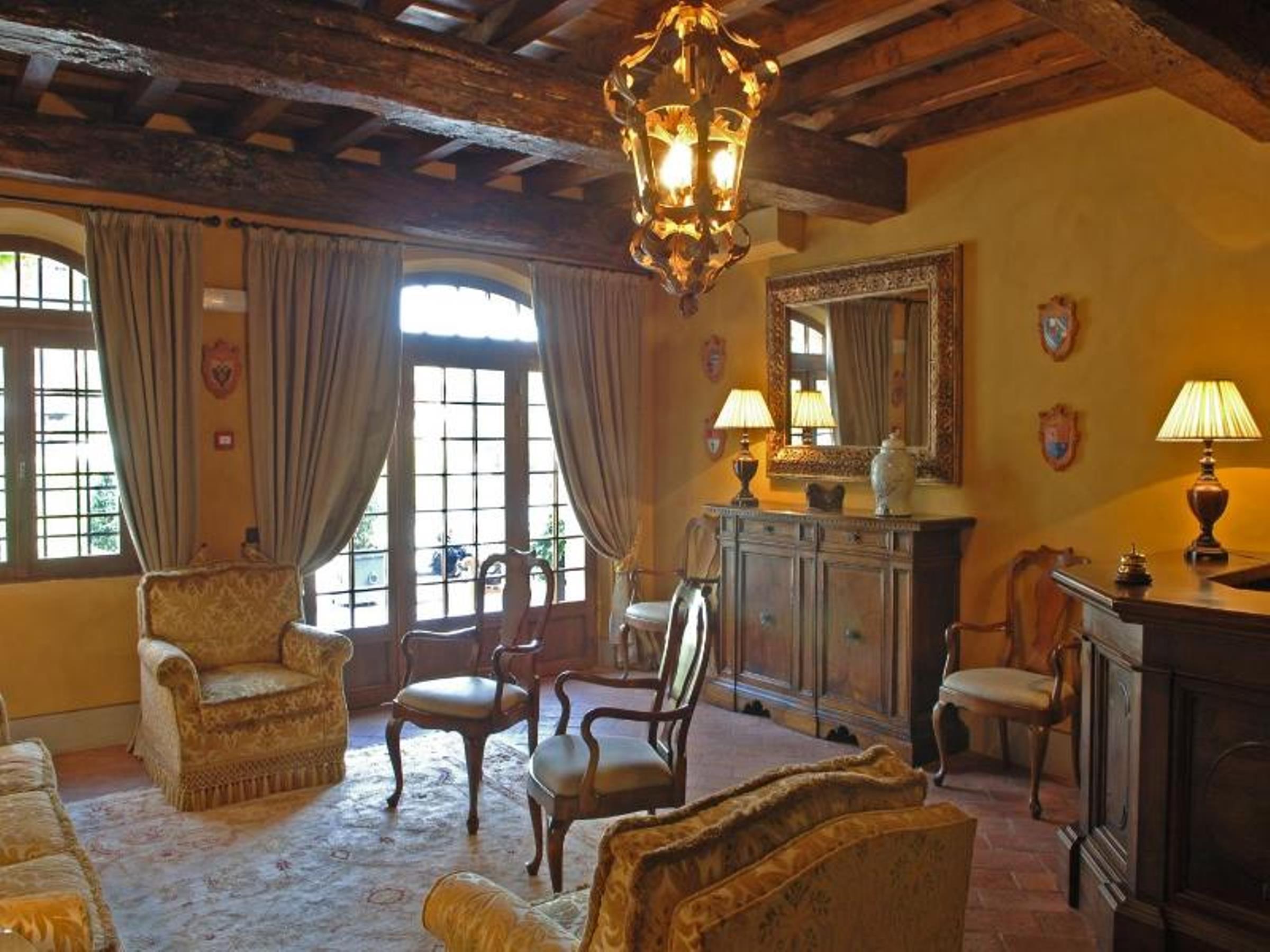Hotel Torre Di San Martino Гаццола-ди-Ривальта Интерьер фото