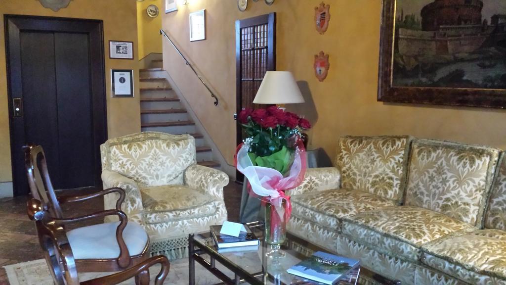 Hotel Torre Di San Martino Гаццола-ди-Ривальта Экстерьер фото