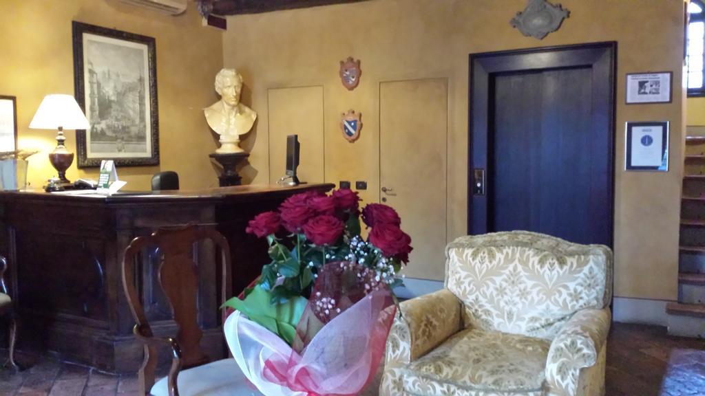 Hotel Torre Di San Martino Гаццола-ди-Ривальта Экстерьер фото