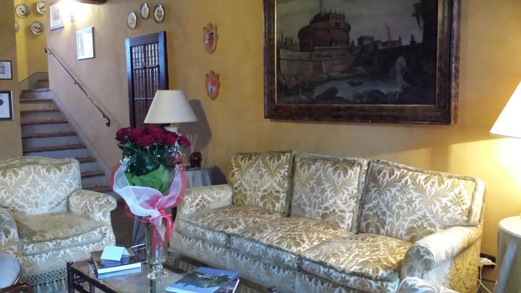 Hotel Torre Di San Martino Гаццола-ди-Ривальта Экстерьер фото